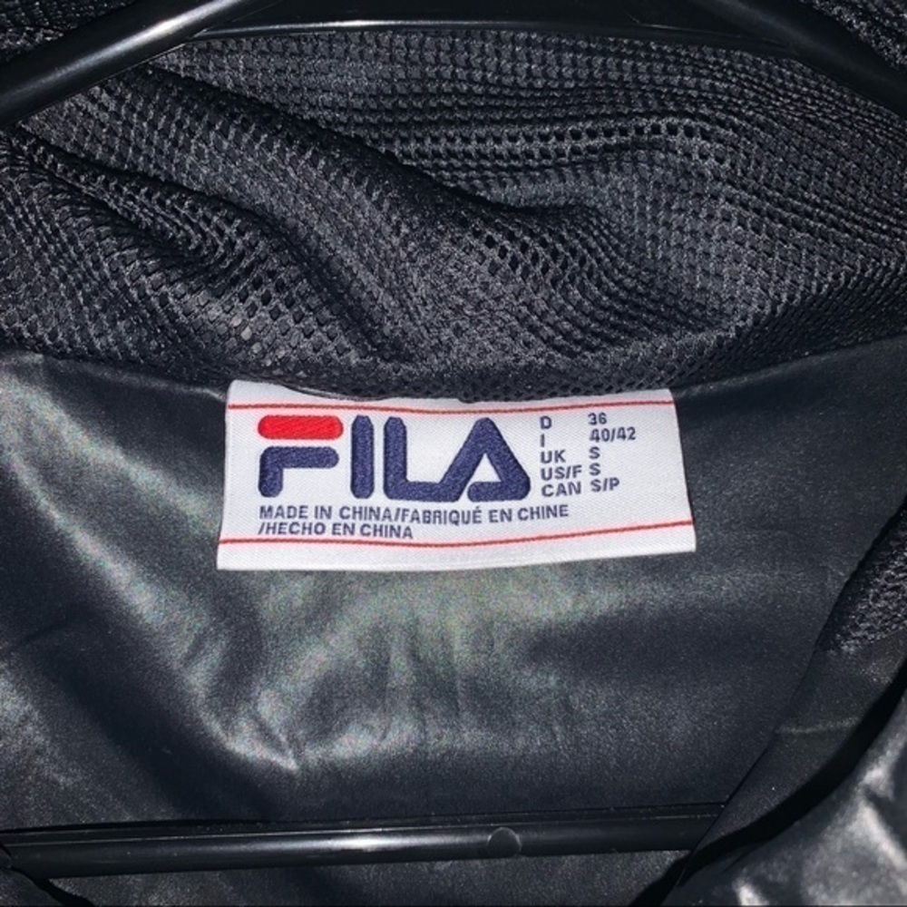 Fila Black Cropped Windbreaker. Size small. With hood. Never worn - Picture 4 of 4
